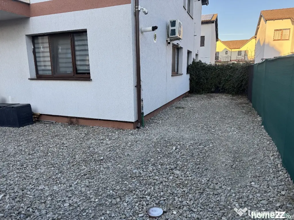 Apartament tip casa si curte privata 75 mp | 2 camere | parcare