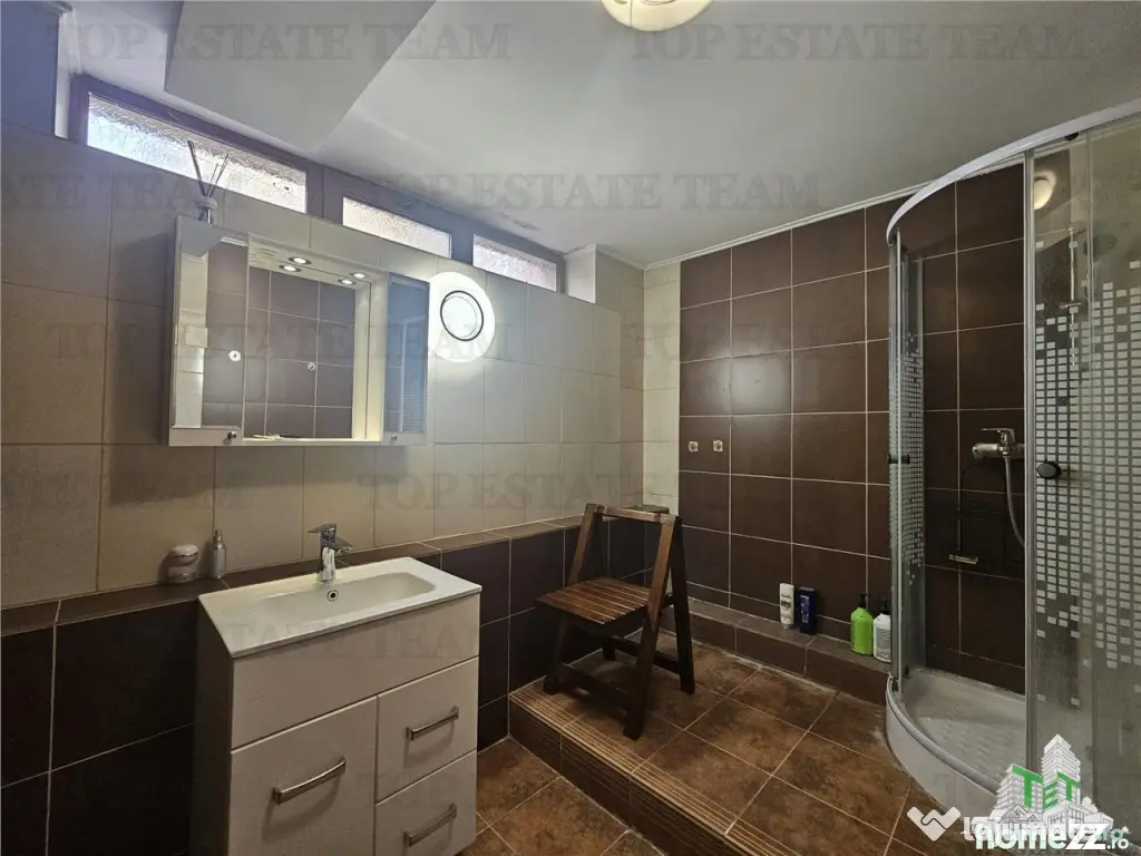 Apartament 4 camere - termen lung, utilitati incluse, ideal 