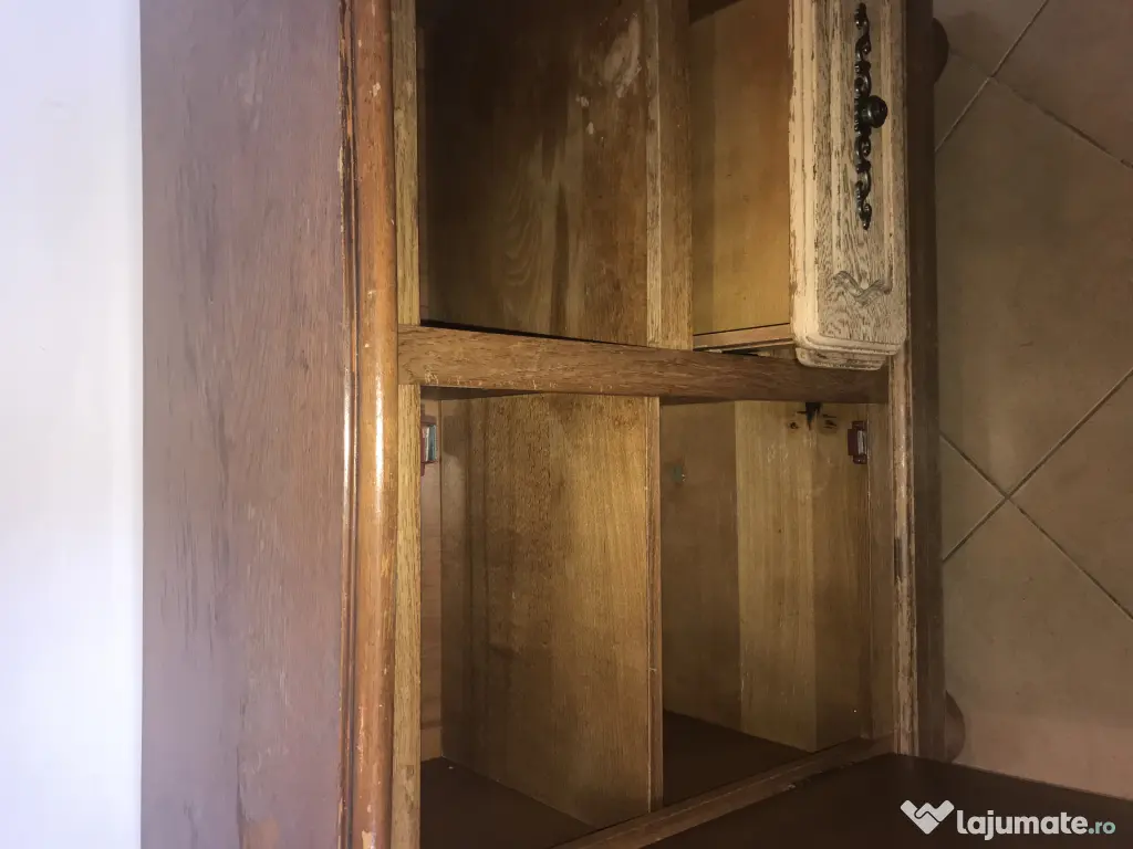 Comodă din lemn masiv 