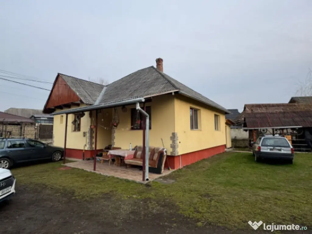 Casă 100 mp în Satul Nou de Sus, 8 ari, garaj 
