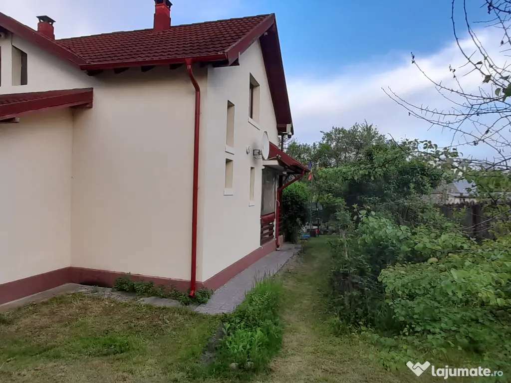 Casa 3 camere și curte 800 mp în comuna Mălureni, sat Bohari, Argeș 