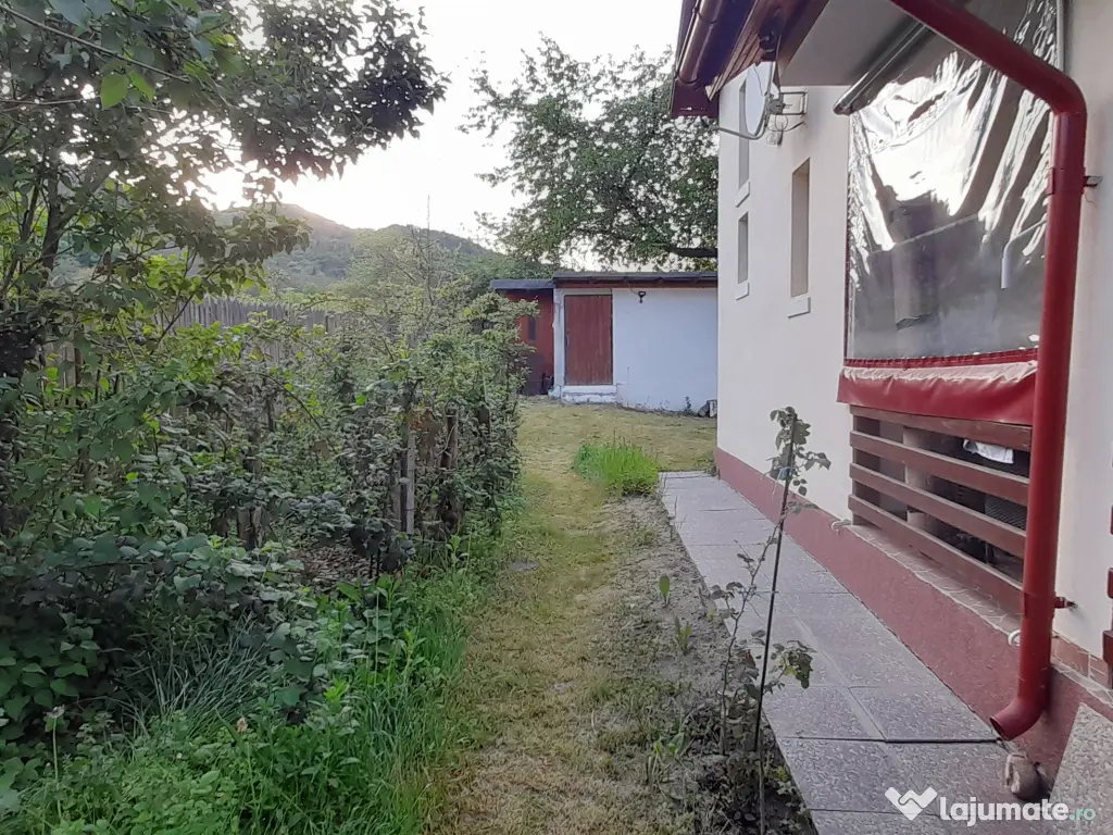 Casa 3 camere și curte 800 mp în comuna Mălureni, sat Bohari, Argeș 