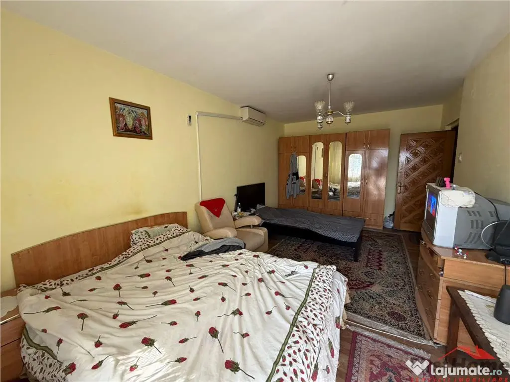 Garsoniera de , 44mp, etaj 2, zona Brailei 