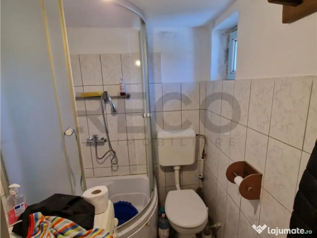 Teren mare cu 2 case in Sabolciu, com. Sacadat 