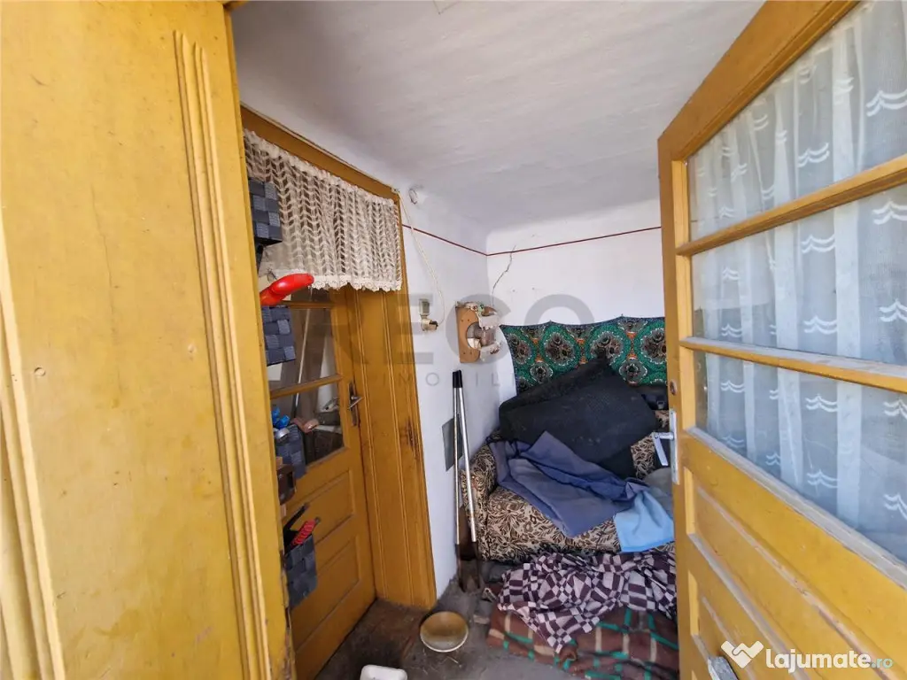 Teren mare cu 2 case in Sabolciu, com. Sacadat 