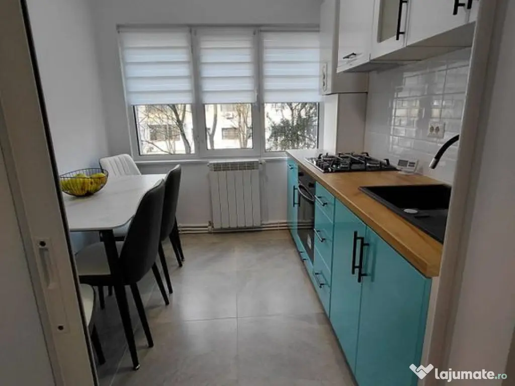 Vanzare - apartament cu 3 camere, Micro 16, renovat, mobi... 