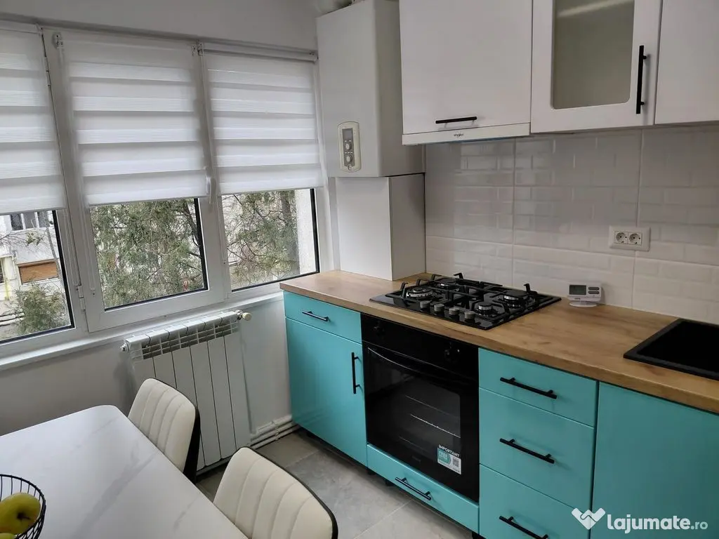 Vanzare - apartament cu 3 camere, Micro 16, renovat, mobi... 