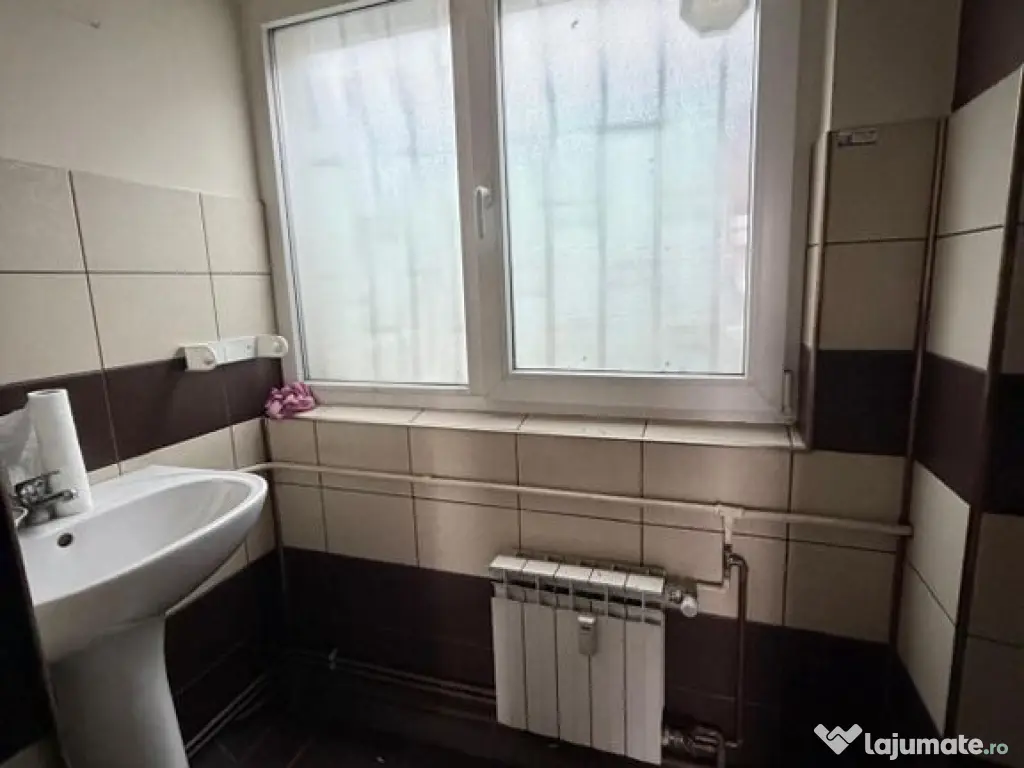 Zona Nerva Traian - Cotavian Goga 80 mp trafic intens 