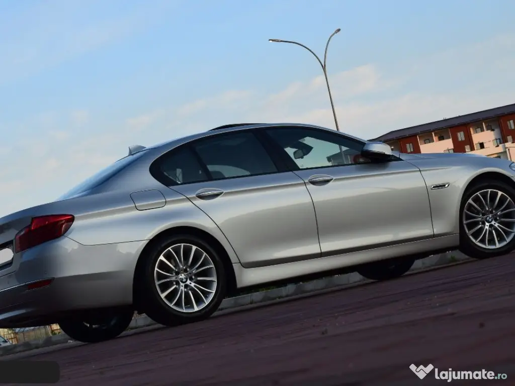 BMW Seria 5 520d Luxury Line