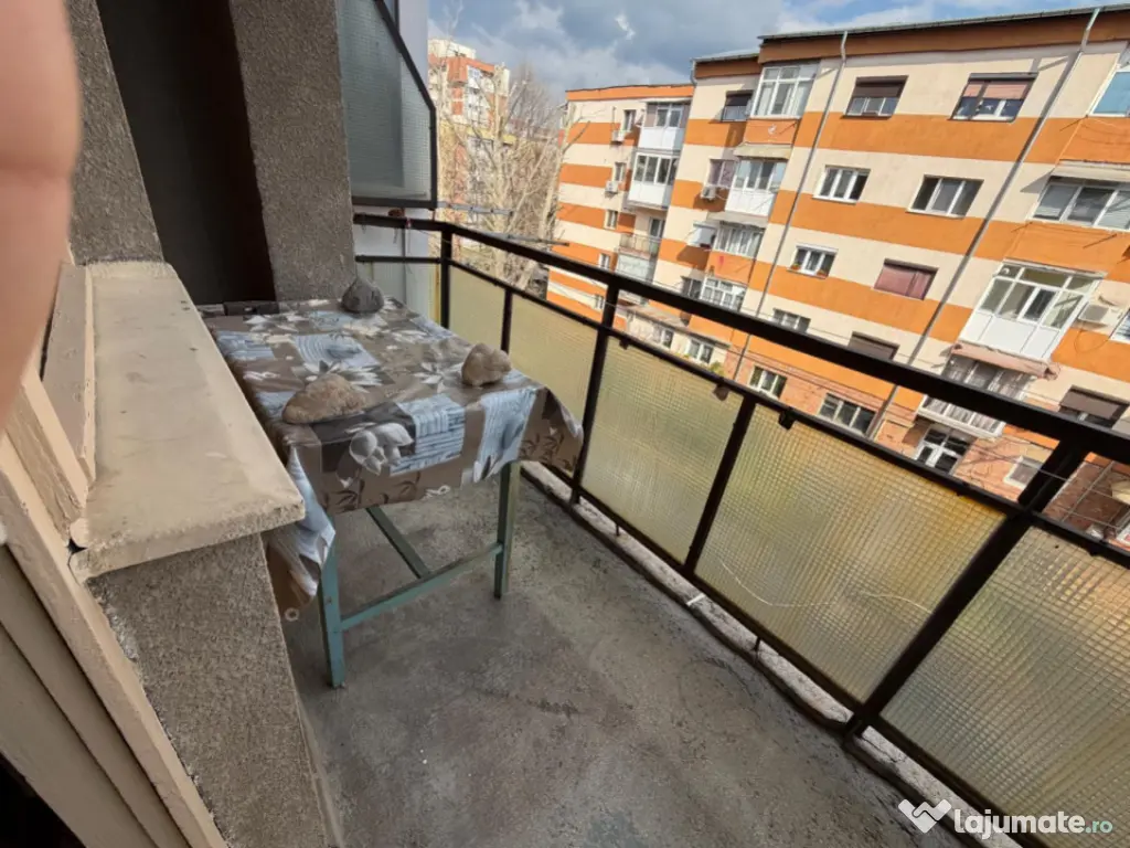 Garsoniera decomandata, 38 mp , etaj 3/4, zona Rovine 