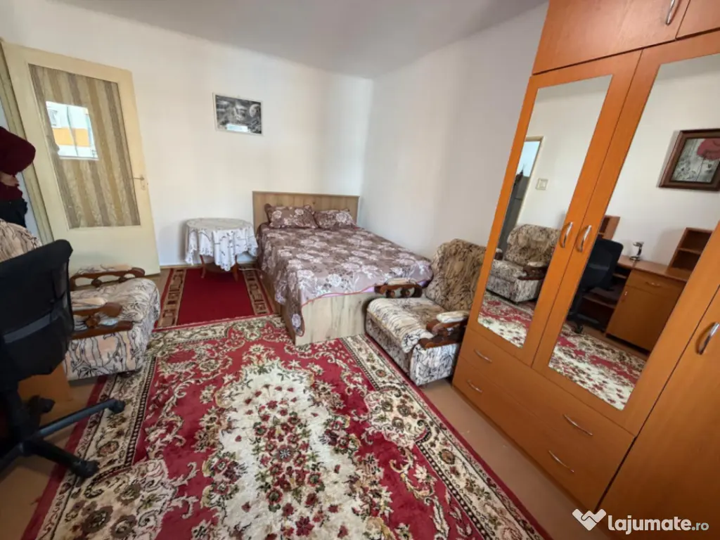 Garsoniera decomandata, 38 mp , etaj 3/4, zona Rovine 