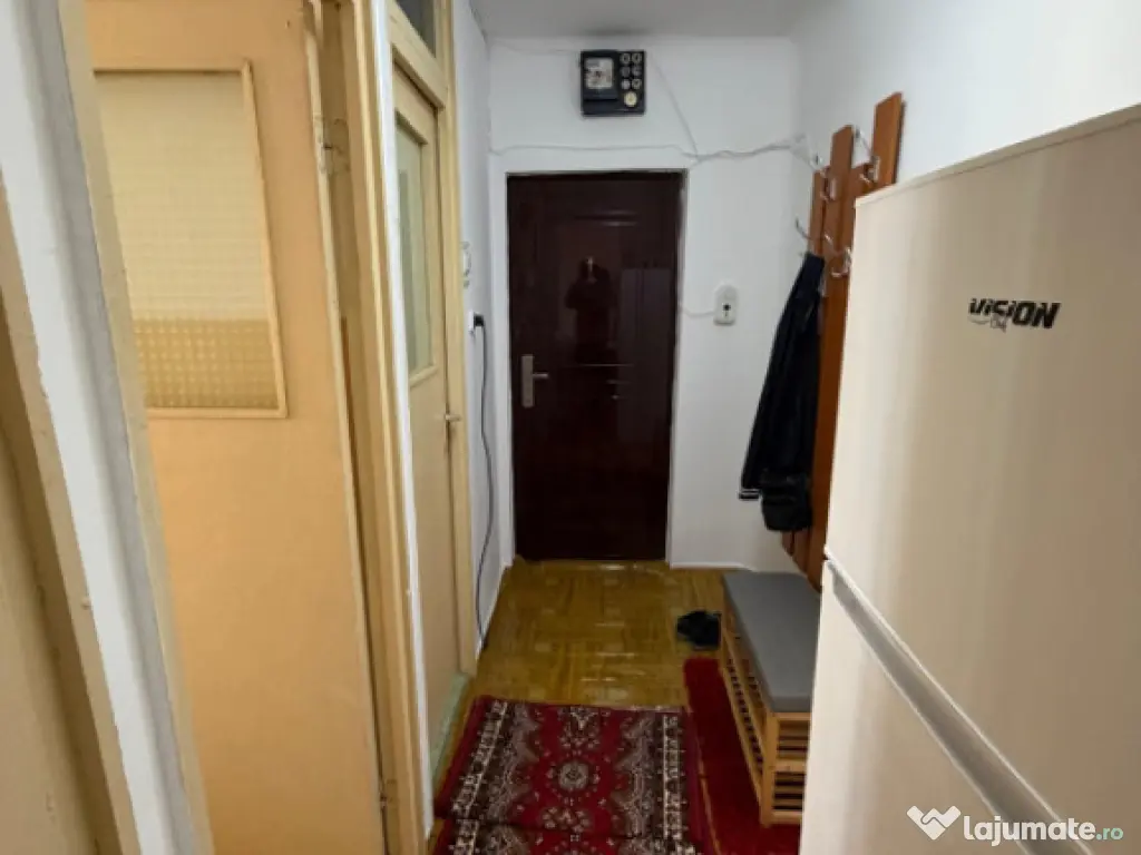 Garsoniera decomandata, 38 mp , etaj 3/4, zona Rovine 