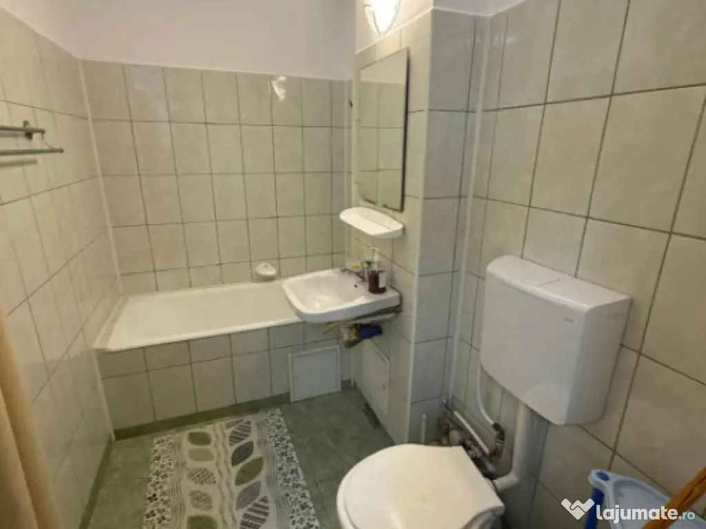 Garsoniera decomandata, 38 mp , etaj 3/4, zona Rovine 