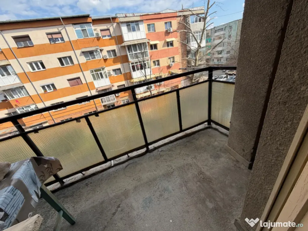 Garsoniera decomandata, 38 mp , etaj 3/4, zona Rovine 