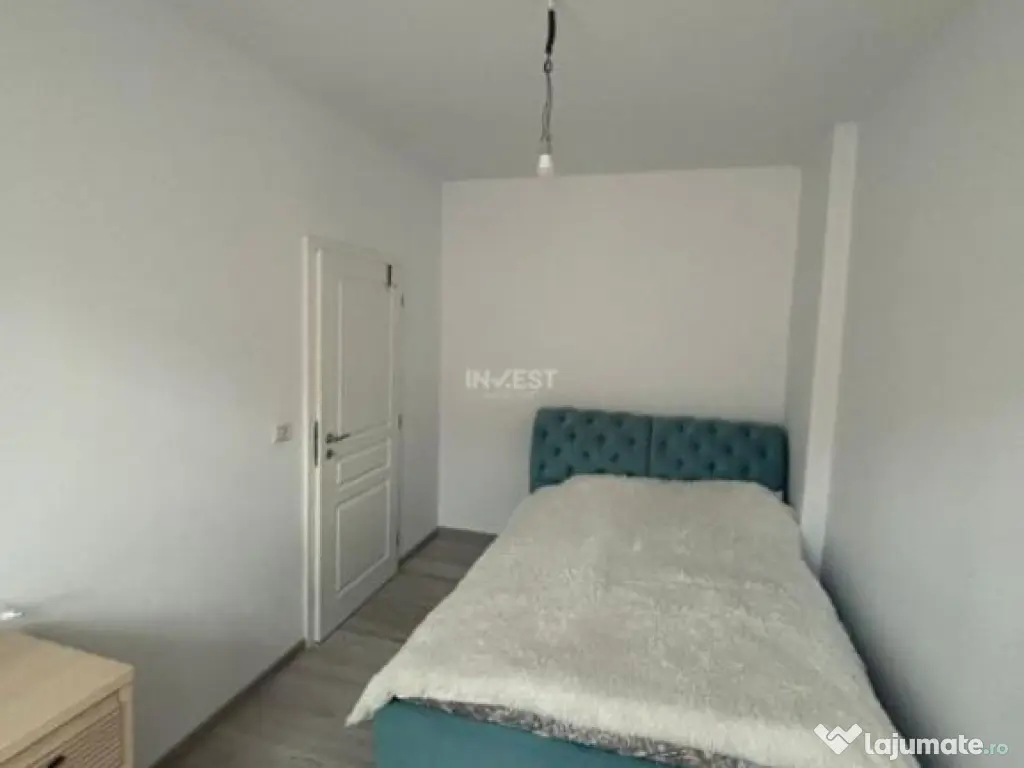 Apartament 3 camere , semidecomandat, loc de parcare si curt 