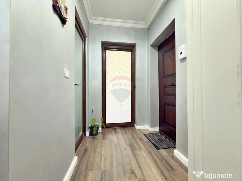 Apartament modern de vânzare, etaj 1, balcon închis, pa... 