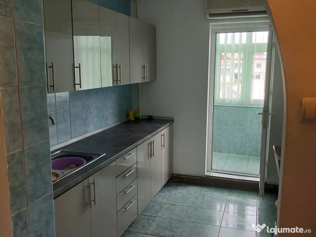 Proprietar închiriez apartament cu doua camere Găești 