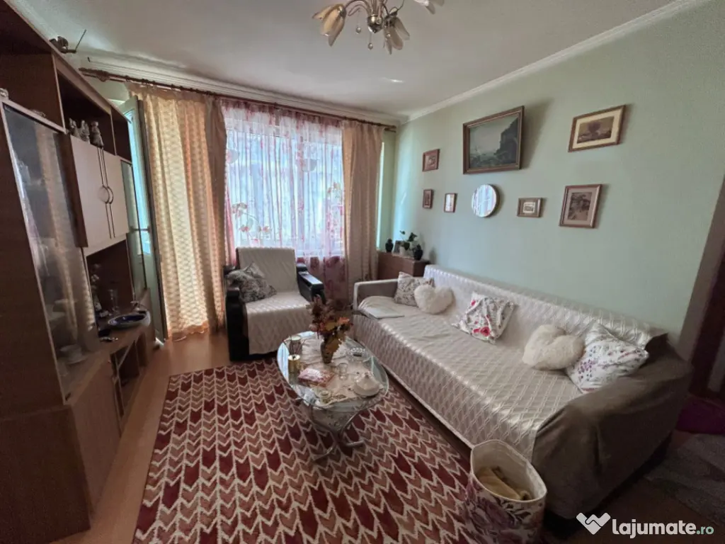 Apartament 2 camere, Etaj 1, zona Hristo Botev , Locuibil. 