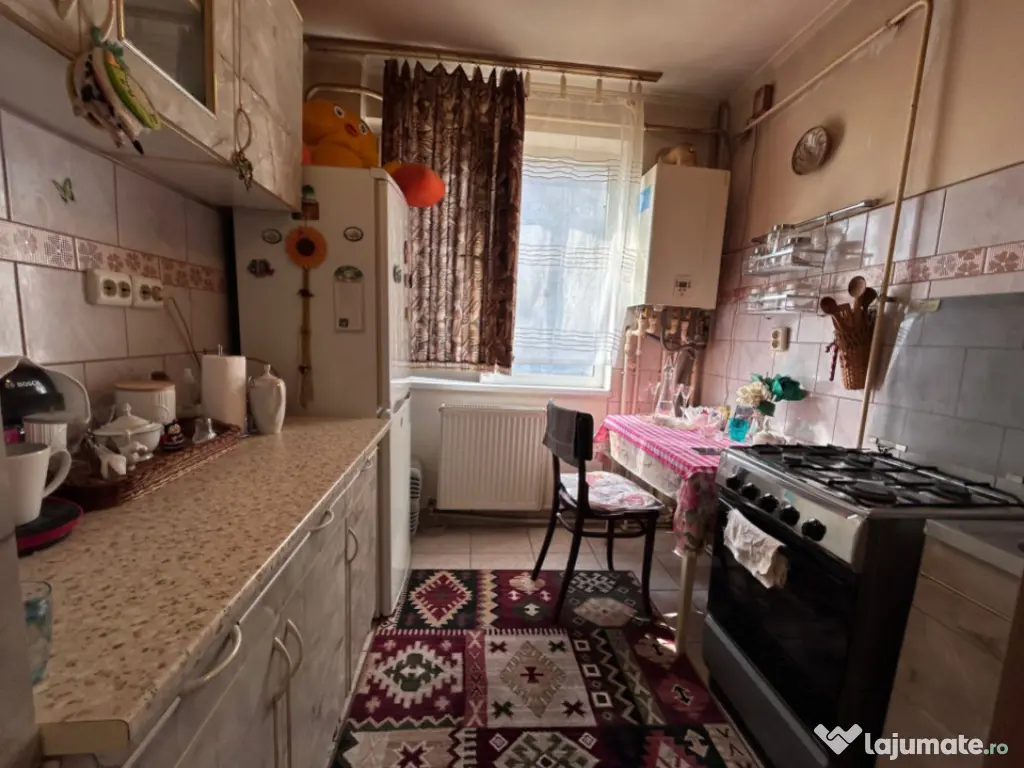 Apartament 2 camere, Etaj 1, zona Hristo Botev , Locuibil. 