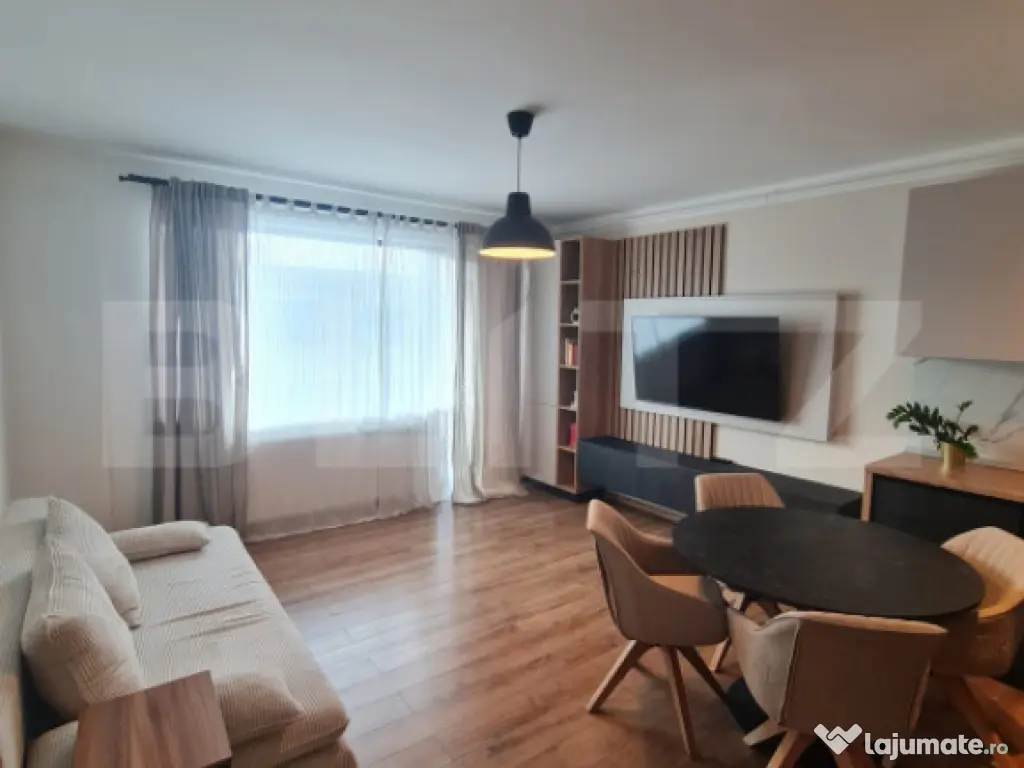 Apartament mobilat si utilat, lift, 2 garaje, zona Sub Cetat 