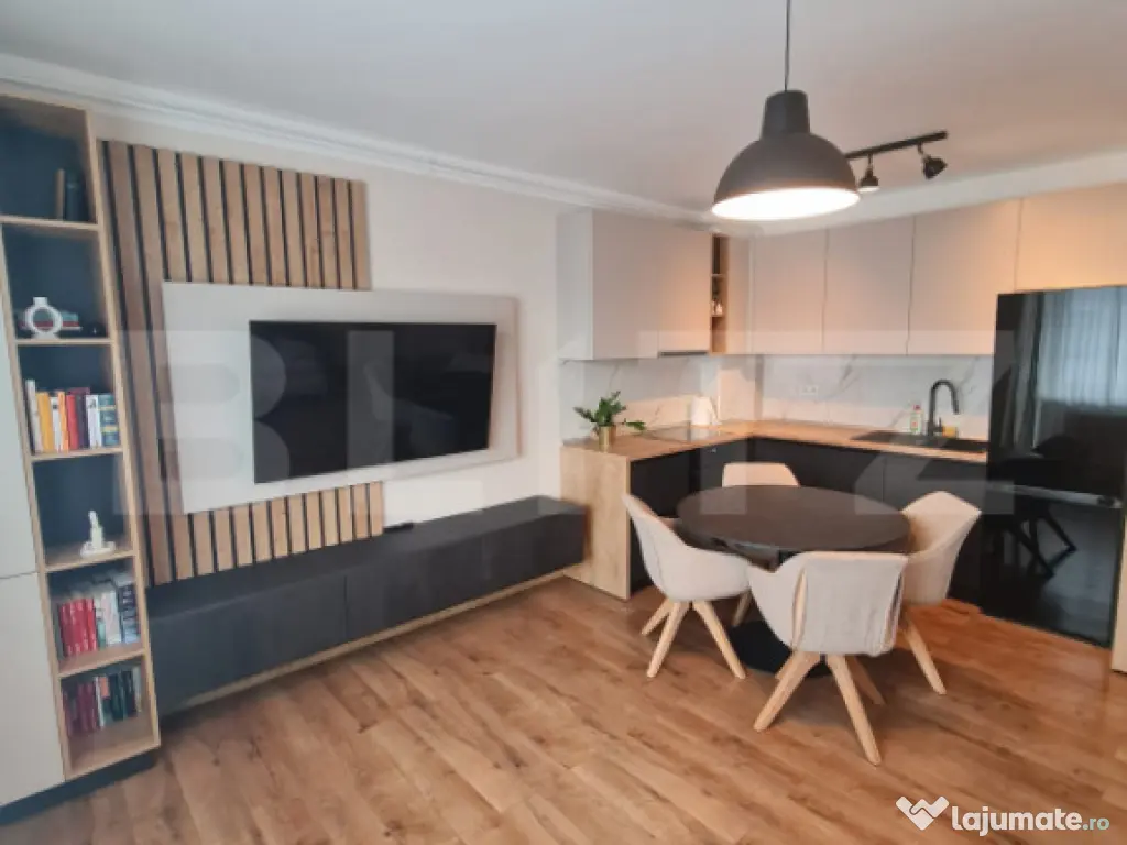 Apartament mobilat si utilat, lift, 2 garaje, zona Sub Cetat 