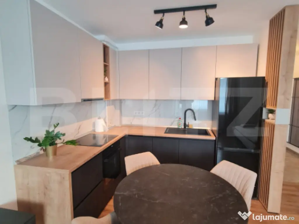 Apartament mobilat si utilat, lift, 2 garaje, zona Sub Cetat 