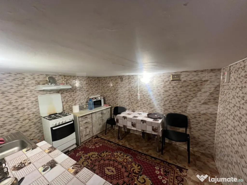 Casa pe parter, 75mp, teren generos 2000mp, Troaca 