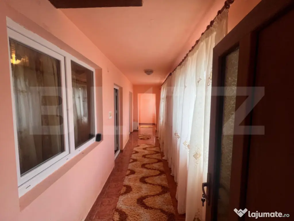 Casa pe parter, 75mp, teren generos 2000mp, Troaca 