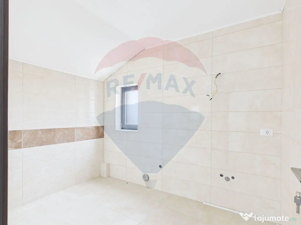 Vila moderna 5 camere P+1 de vanzare in Crevedia