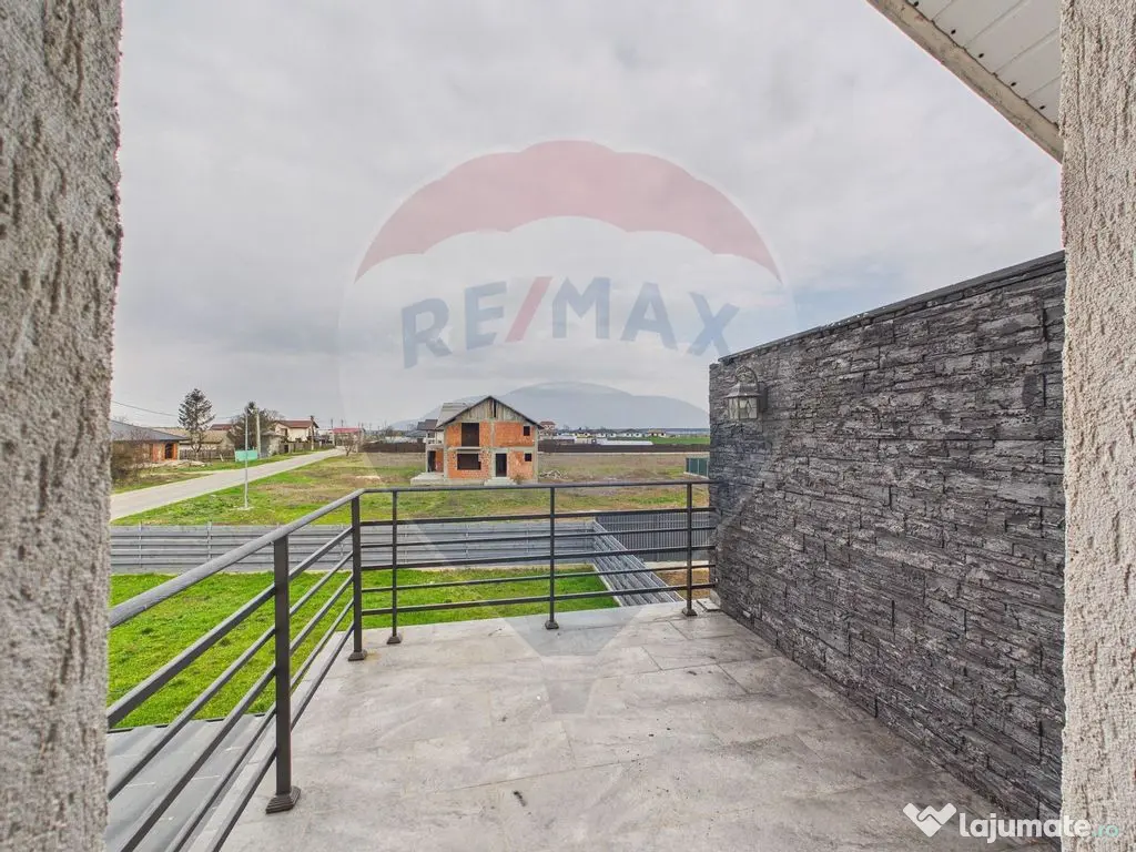 Vila moderna 5 camere P+1 de vanzare in Crevedia