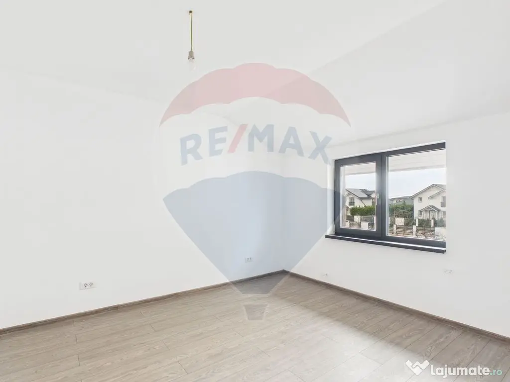 Vila moderna 5 camere P+1 de vanzare in Crevedia