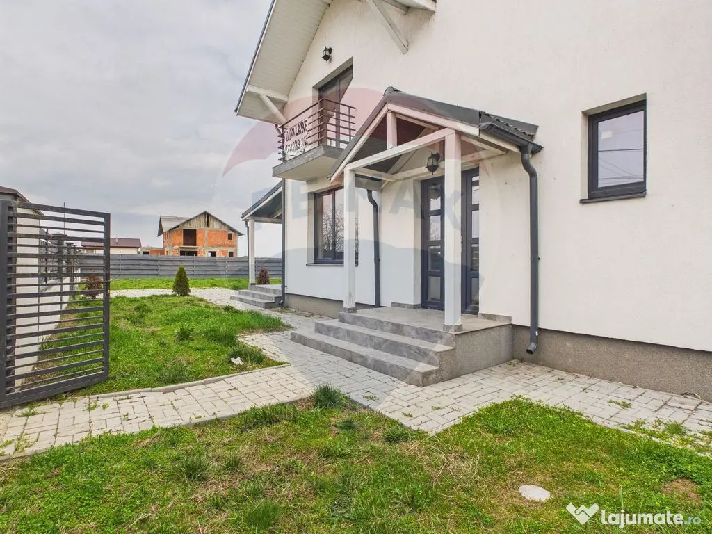 Vila moderna 5 camere P+1 de vanzare in Crevedia