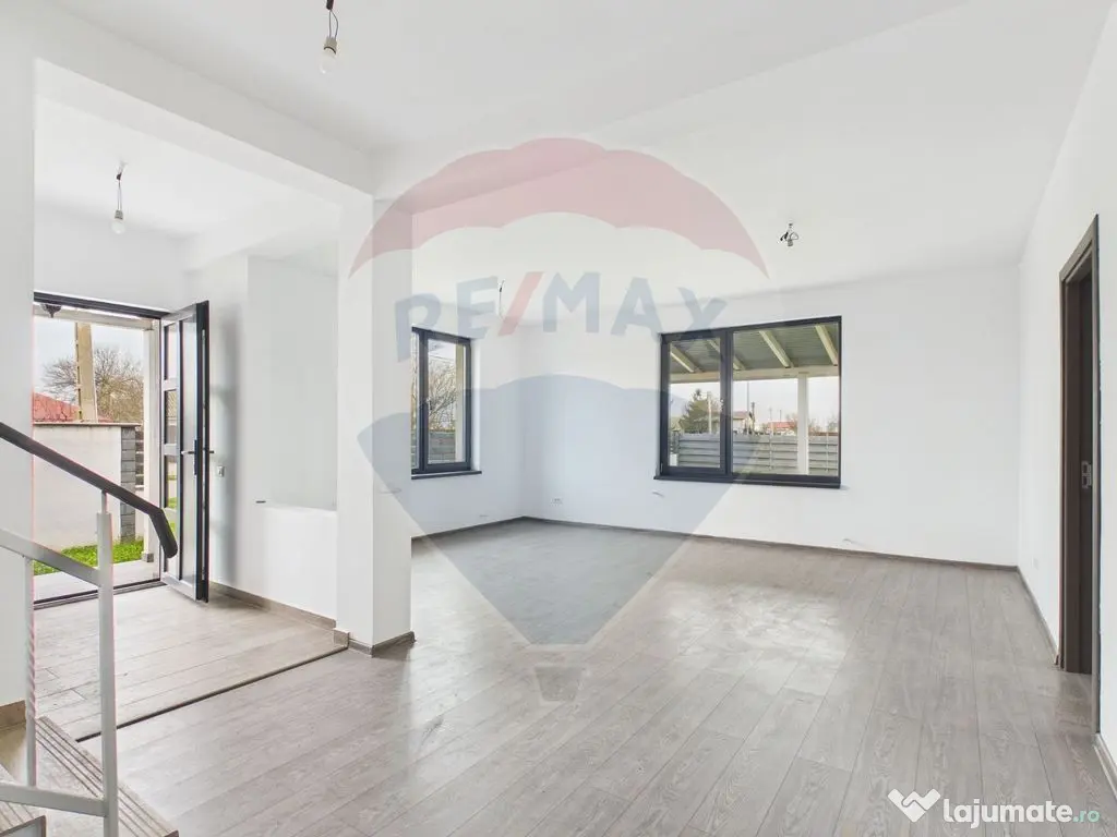 Vila moderna 5 camere P+1 de vanzare in Crevedia