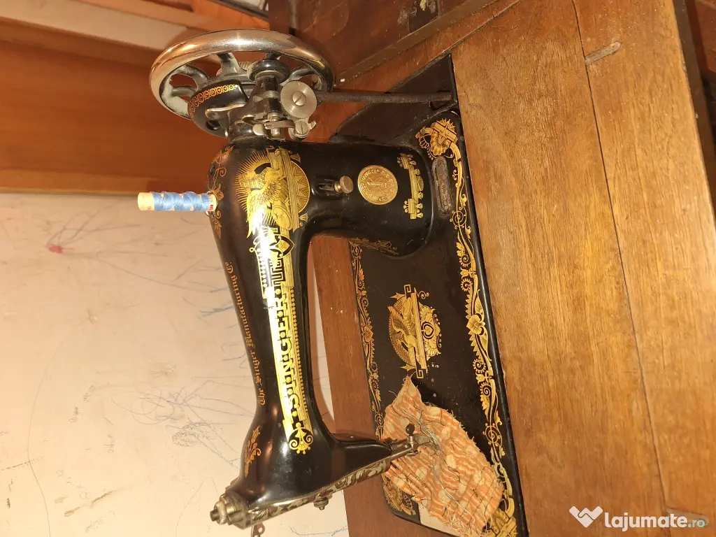 Masina de cusut Singer 