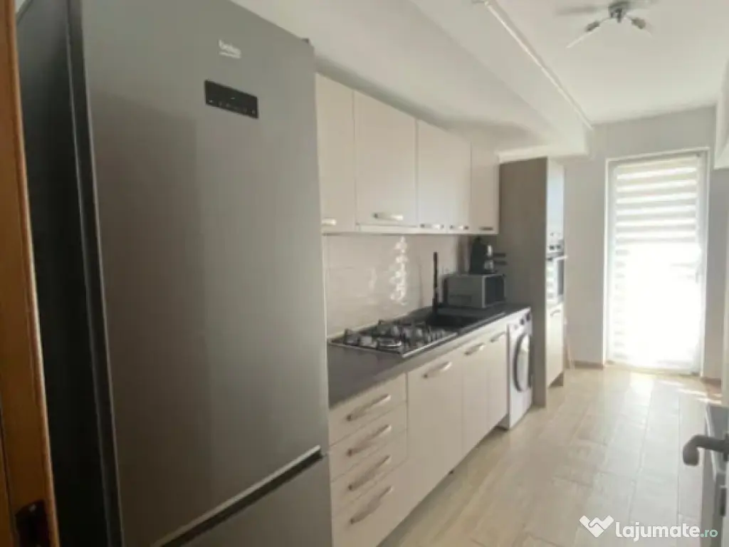 Apartament 2 camere, decomandat - zona Tractorul 