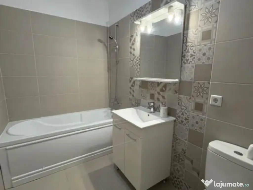 Apartament 2 camere, decomandat - zona Tractorul 