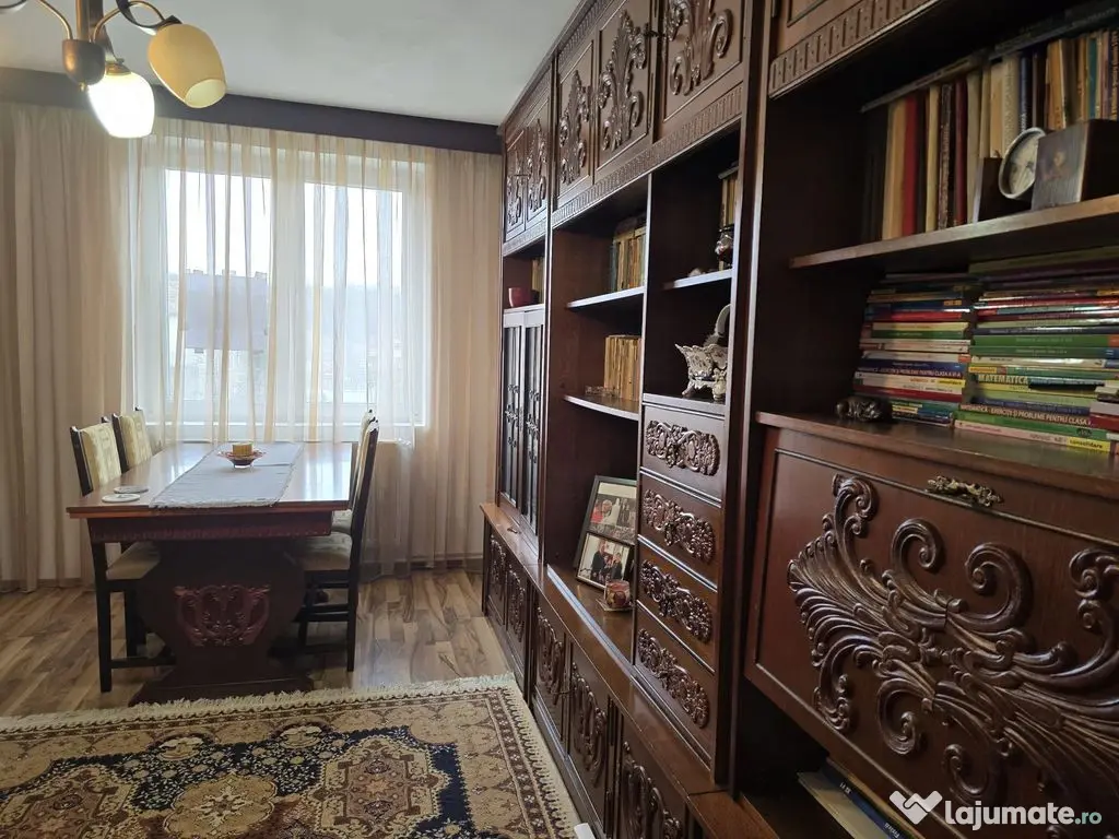 LOC. RACACIUNI, APARTAMENT 3 CAMERE 