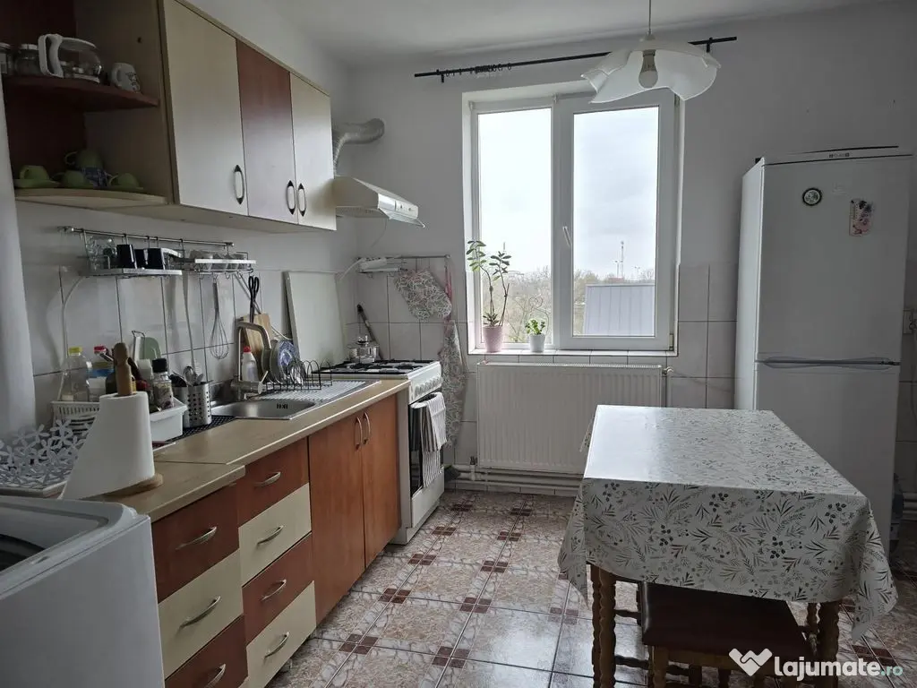 LOC. RACACIUNI, APARTAMENT 3 CAMERE 