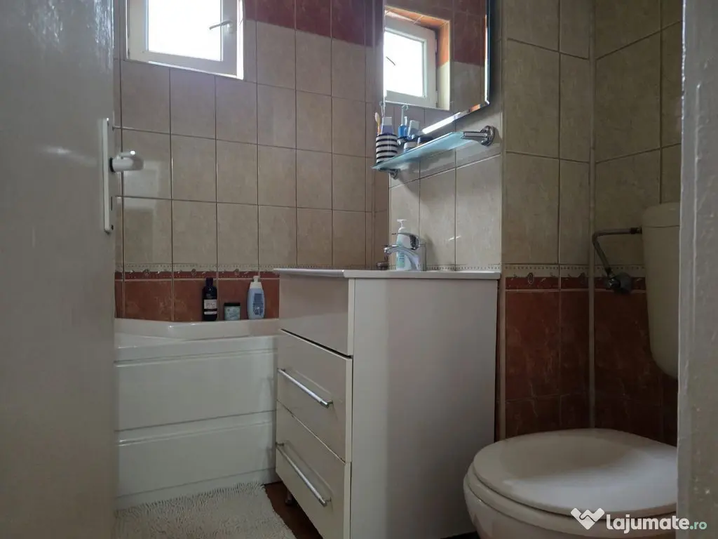 LOC. RACACIUNI, APARTAMENT 3 CAMERE 