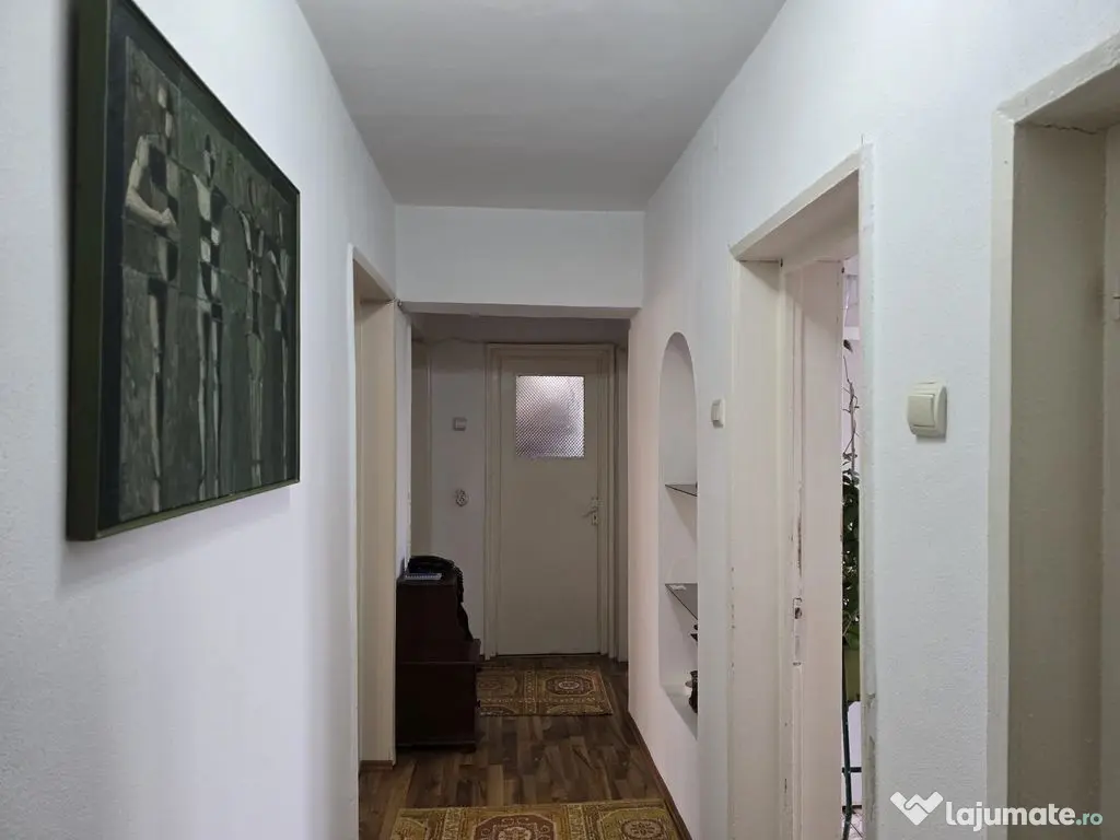 LOC. RACACIUNI, APARTAMENT 3 CAMERE 