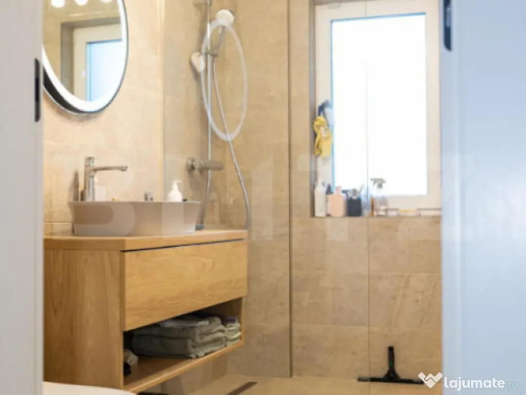 Apartament superb, 2 camere, 2 parcari, zona Poligon