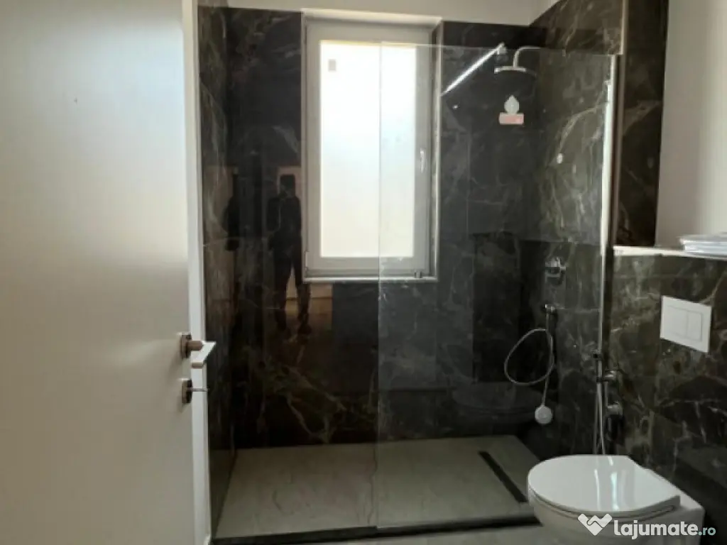 Casa individuala 5 camere Tunari 