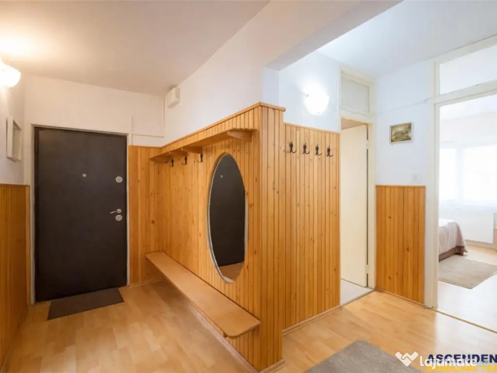 FILM! Apartament 3 camere, decomandat, Lenin, sau schimb 