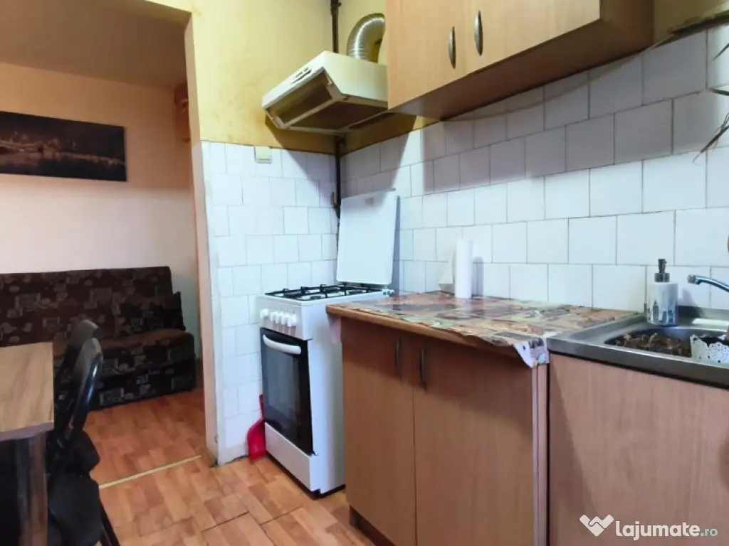 Apartament 2 camere, decomandat + loc parcare cu copertina concesionat 