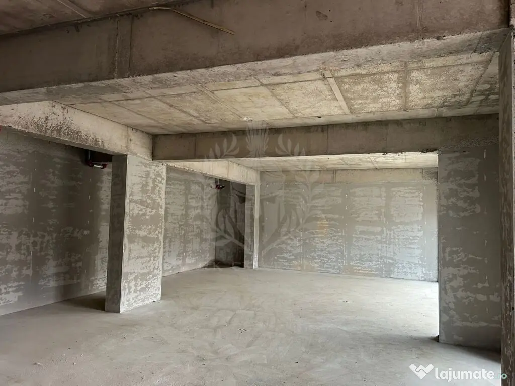 SPATIU COMERCIAL // ALBERT - GRADINILE // 101 MP 