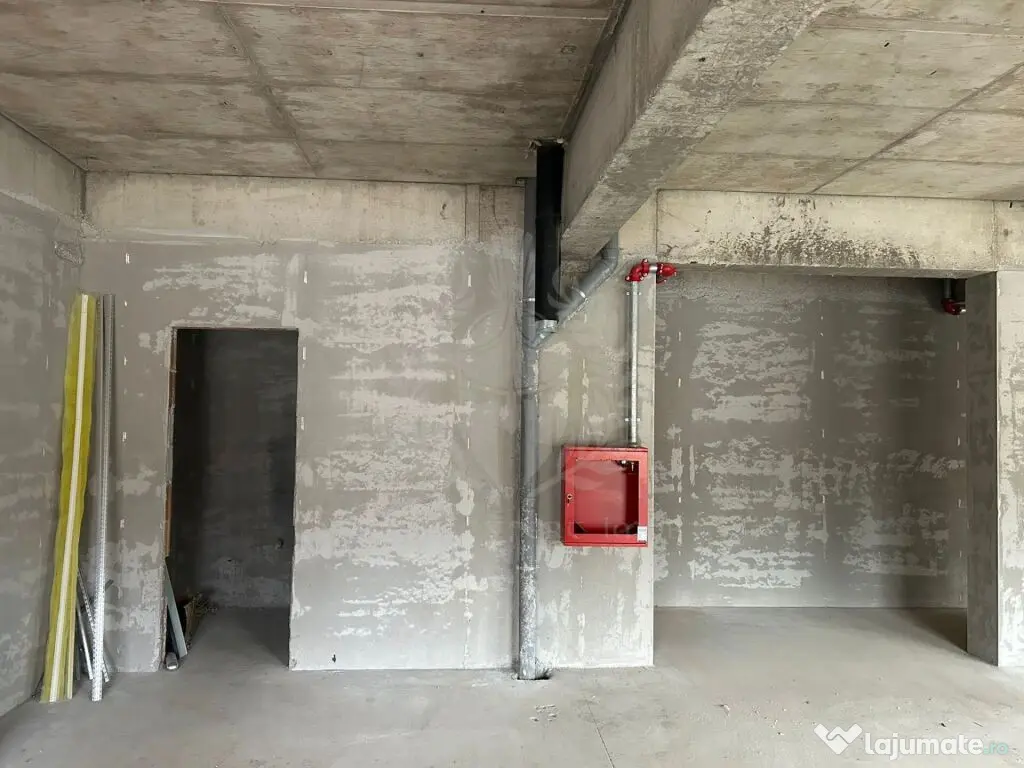 SPATIU COMERCIAL // ALBERT - GRADINILE // 101 MP 