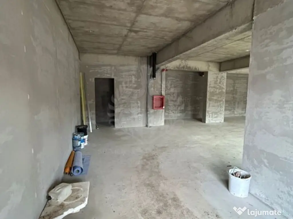 SPATIU COMERCIAL // ALBERT - GRADINILE // 101 MP 