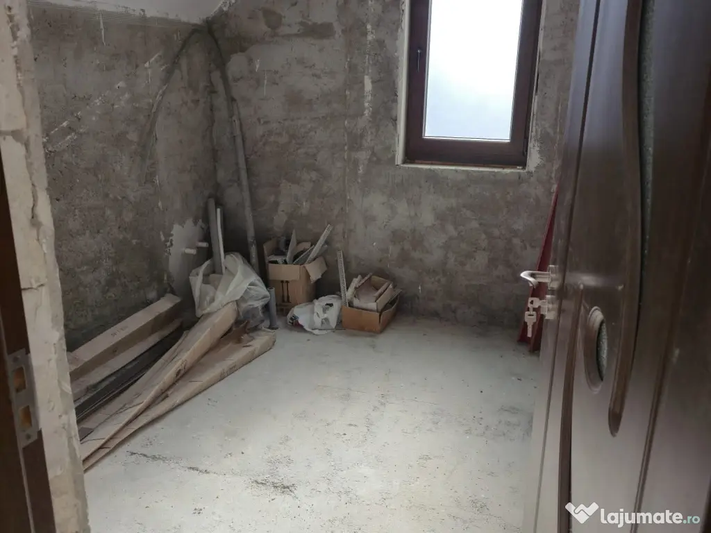 Casă de vânzare în comuna Gârcina 