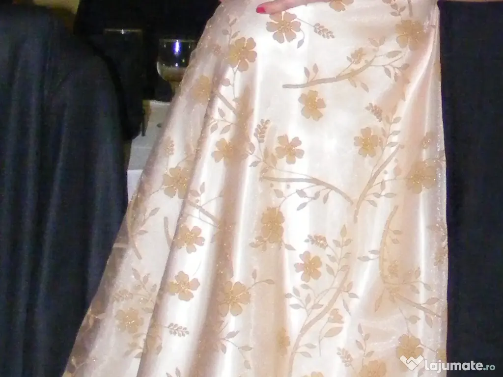 Rochie crem eleganta marime 40 
