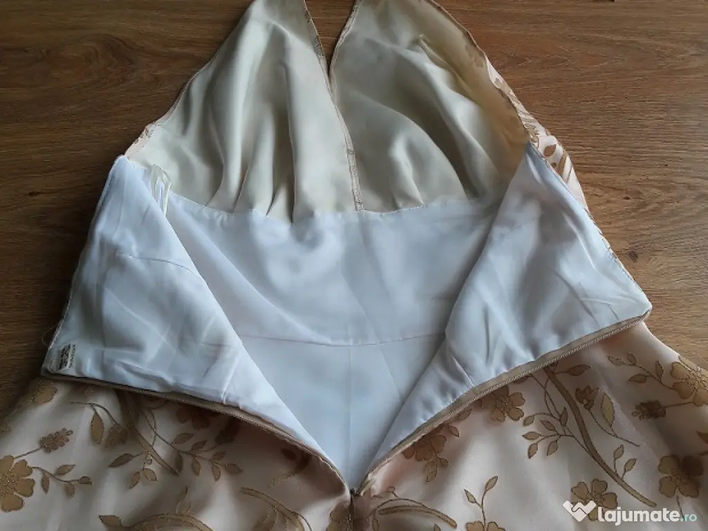 Rochie crem eleganta marime 40 